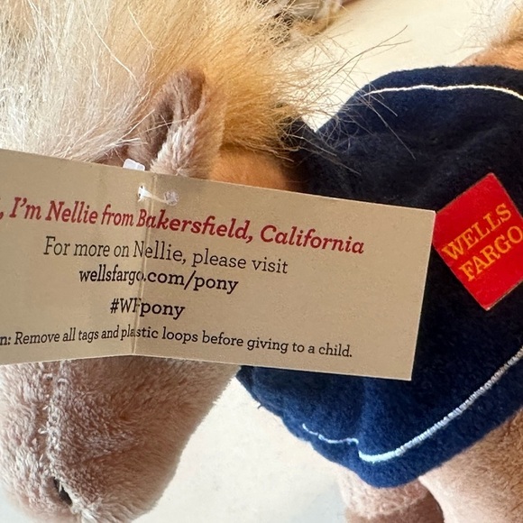 2015 Nellie Wells Fargo Plush Horse with Navy Blanket 6.5”w x 6”L - Picture 6 of 7